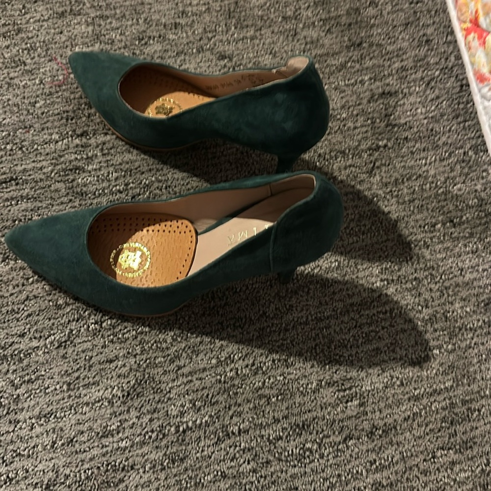 Green genuine leather heels 3 inches heels 👠 perfect for work and parties.